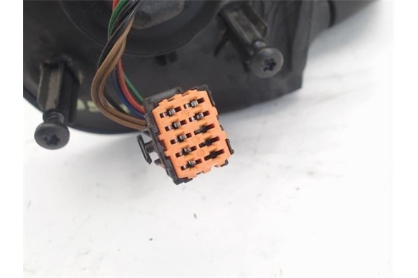Recambio de retrovisor electrico derecho para peugeot 206 2.0 hdi 90 referencia OEM IAM 8154JF  