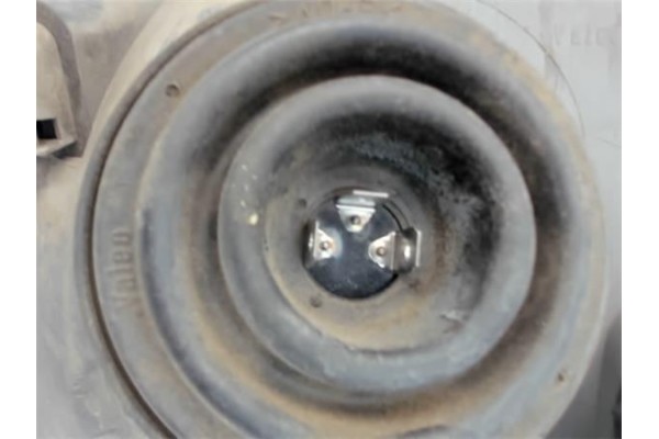 Recambio de faro delantero dcho para renault clio ii fase i (b/cb0) referencia OEM IAM 7701697618 67735101 