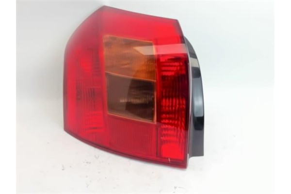 Recambio de piloto trasero izquierdo para toyota corolla (e12) referencia OEM IAM   