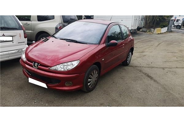 peugeot 206 berlina (1998) del año 