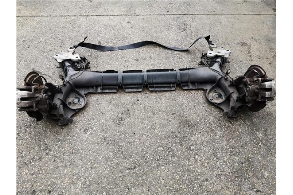 Recambio de puente trasero para renault grand scenic iv 1.2 tce referencia OEM IAM 555017273R  