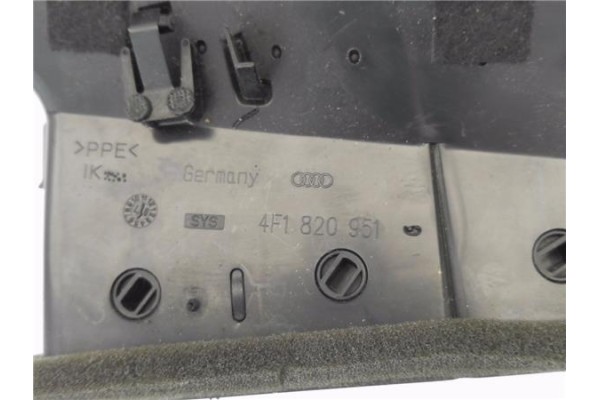 Recambio de rejilla entrada de aire para audi a6 avant (4f5) 2.0 tdi referencia OEM IAM 4F1820951  