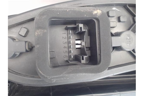Recambio de piloto trasero derecho para fiat i doblo (119) 1.9 jtd (223axe1a) referencia OEM IAM 51735978  