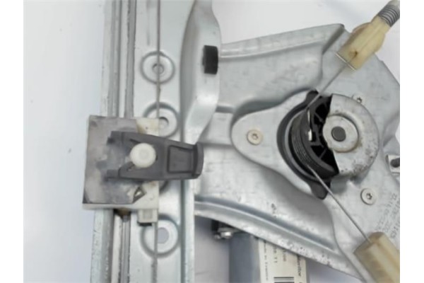 Recambio de mecanismo elevalunas delantero izquierdo para renault clio iii referencia OEM IAM   