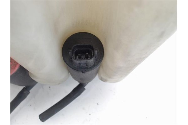 Recambio de deposito limpiaparabrisas para land rover freelander (ln) 2.0 di referencia OEM IAM AWR4764  
