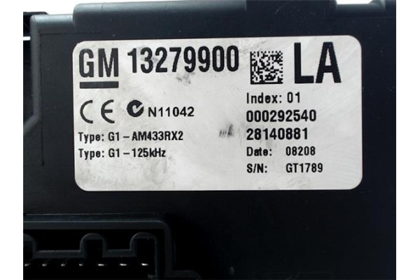 Recambio de caja fusibles/rele para opel corsa d 1.4 referencia OEM IAM 13279900 28140881 
