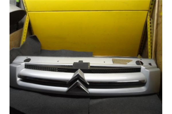 Recambio de rejilla capo para citroen berlingo 1.4 sx combi referencia OEM IAM   