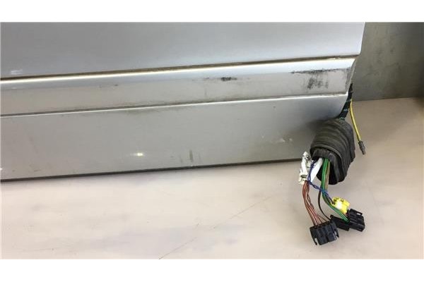 Recambio de puerta delantero derecha para mercedes-benz clk (bm 208) coupe 2.3 230 compressor (evo) (208.348) referencia OEM IAM