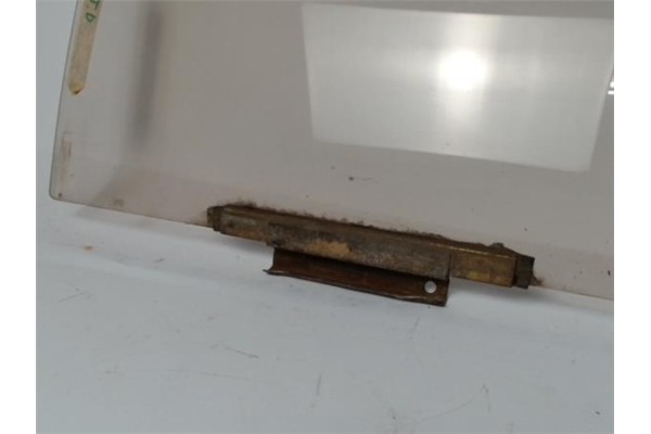 Recambio de luna puerta trasero derecha para peugeot 505 berlina 1.4 gl referencia OEM IAM   