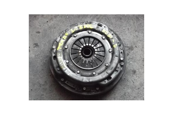 Recambio de volante motor para nissan trade furgón 3.0 tdic referencia OEM IAM   