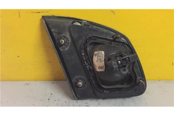 Recambio de piloto interior derecho para nissan primera berlina (p11) 1.6 básico referencia OEM IAM 255509F510  