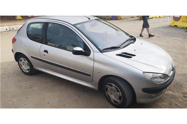 peugeot 206 berlina (1998) del año 