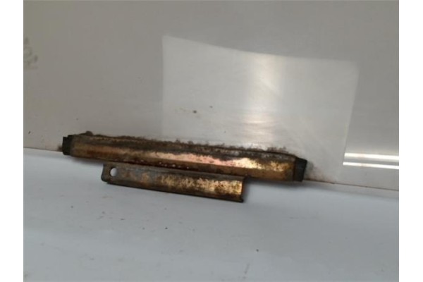 Recambio de luna puerta trasero derecha para peugeot 505 berlina 1.4 gl referencia OEM IAM   