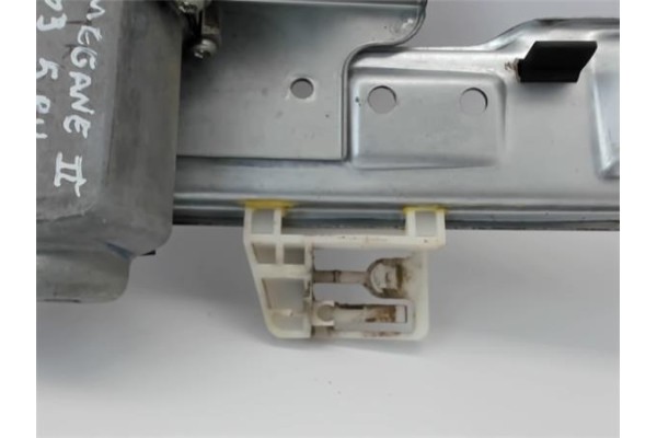 Recambio de mecanismo elevalunas trasero derecho para renault megane ii berlina 5p referencia OEM IAM   