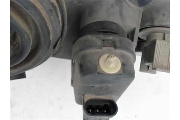 Recambio de faro delantero dcho para renault clio ii fase i (b/cb0) referencia OEM IAM 7701697618 67735101 