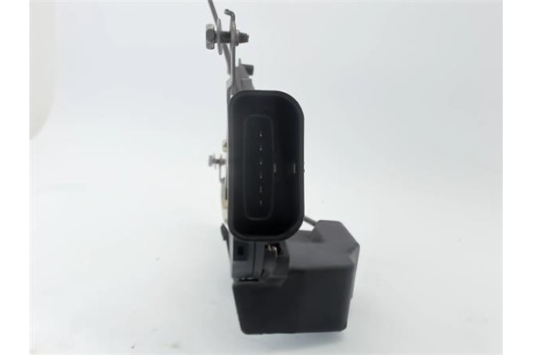 Recambio de cerradura puerta delantero izquierda para toyota corolla (e12) 2.0 d-4d referencia OEM IAM 6904012510  