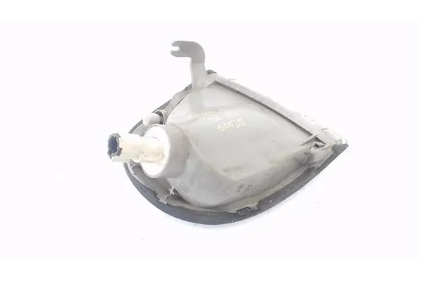Recambio de intermitente delantero izquierdo para nissan serena (c23m) 2.3 d referencia OEM IAM 261357C000  