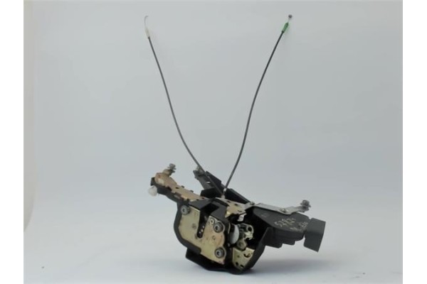 Recambio de cerradura puerta delantero izquierda para toyota corolla (e12) 2.0 d-4d referencia OEM IAM 6904012510  