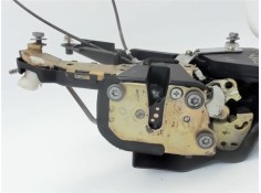 Recambio de cerradura puerta delantero izquierda para toyota corolla (e12) 2.0 d-4d referencia OEM IAM 6904012510  