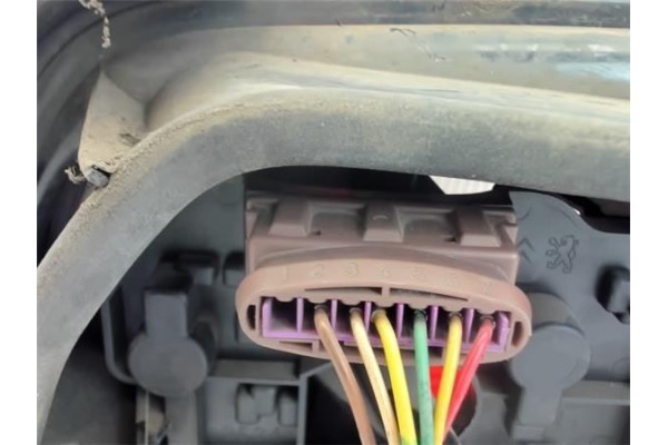 Recambio de piloto trasero izquierdo para citroen xsara berlina referencia OEM IAM   