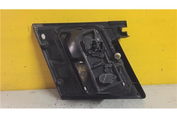 Recambio de piloto interior derecho para nissan primera berlina (p11) 1.6 básico referencia OEM IAM 23070204  