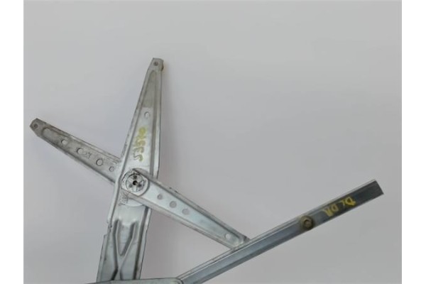 Recambio de mecanismo elevalunas delantero derecho para renault kangoo 4x4 1.9 rapid referencia OEM IAM 400664  