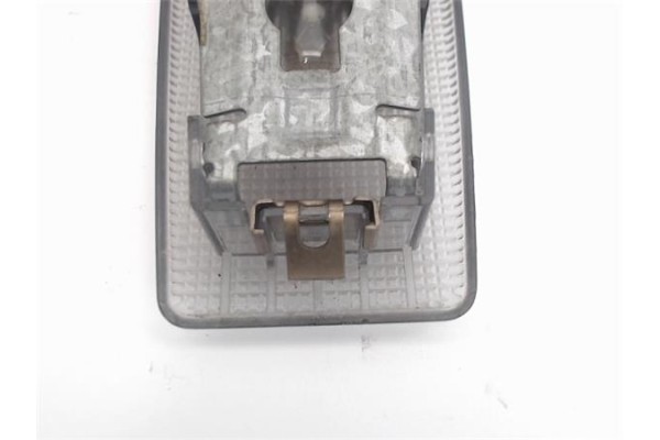 Recambio de luz delantero central techo para opel astra h gtc 1.9 cdti referencia OEM IAM 0885680 13100641 