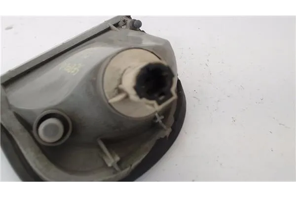 Recambio de intermitente delantero izquierdo para nissan serena (c23m) 2.3 d referencia OEM IAM 261357C000  