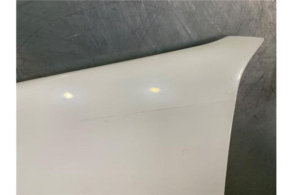 Recambio de aleta delantero izquierda para peugeot 205 xrd 1.8 referencia OEM IAM 784073  
