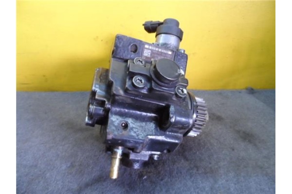 Recambio de bomba inyectora para renault trafic ii furgón 2.0 29 cn referencia OEM IAM H8200950493 0445010205 