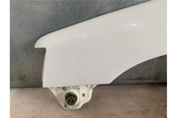 Recambio de aleta delantero izquierda para peugeot 205 xrd 1.8 referencia OEM IAM 784073  