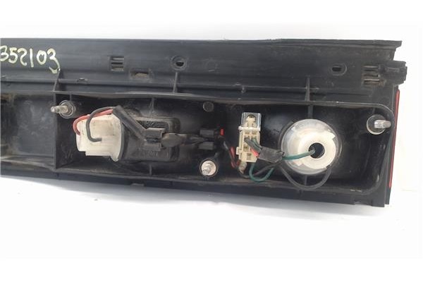 Recambio de piloto trasero central para honda prelude (ab/ba) referencia OEM IAM 0163606  