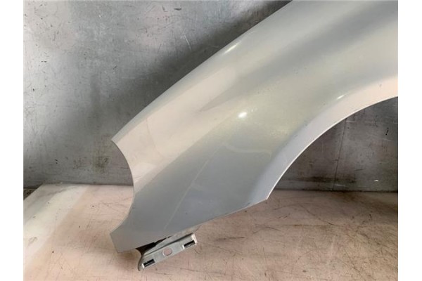 Recambio de aleta delantero izquierda para renault clio ii fase i (b/cb0) 1.2 (b/cb0f, b/cb0a, b/cb10, b/cb1k, b/cb2d, b/cb2h) r