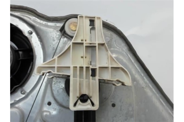 Recambio de elevalunas electrico trasero derecho para volkswagen passat variant (3b6) referencia OEM IAM 3B5839756C  