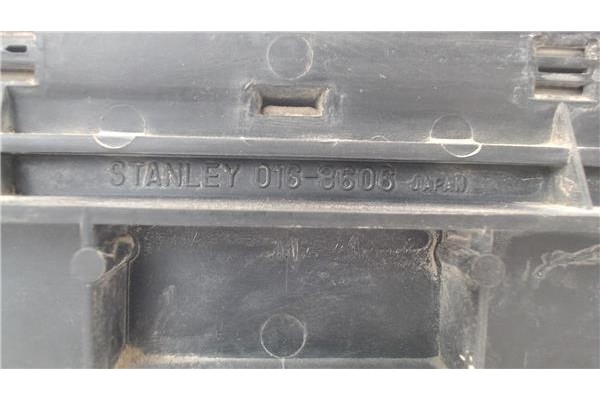 Recambio de piloto trasero central para honda prelude (ab/ba) referencia OEM IAM 0163606  