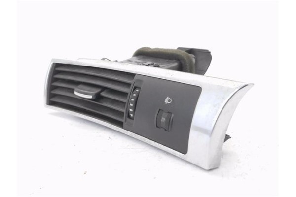 Recambio de rejilla entrada de aire para audi a6 avant (4f5) 2.0 tdi referencia OEM IAM 4F1820901D  