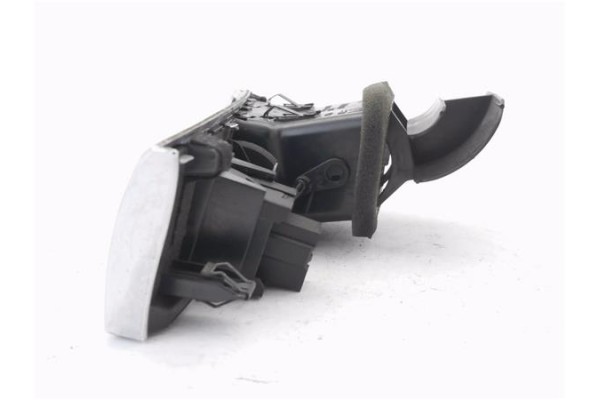 Recambio de rejilla entrada de aire para audi a6 avant (4f5) 2.0 tdi referencia OEM IAM 4F1820901D  