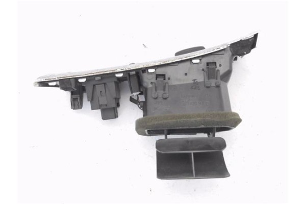 Recambio de rejilla entrada de aire para audi a6 avant (4f5) 2.0 tdi referencia OEM IAM 4F1820901D  