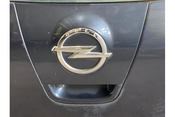 Recambio de porton trasero para opel astra j 1.7 cdti referencia OEM IAM 126001  