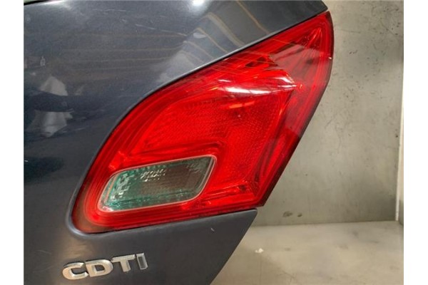 Recambio de porton trasero para opel astra j 1.7 cdti referencia OEM IAM 126001  