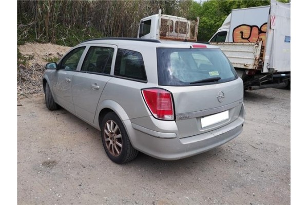 opel astra h berlina del año 2005