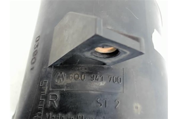 Recambio de faro antiniebla derecho para volkswagen polo iv (9n1) referencia OEM IAM 6Q0941700  