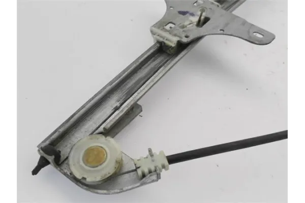 Recambio de mecanismo elevalunas delantero derecho para opel agila 1.2 básico referencia OEM IAM 4701073  
