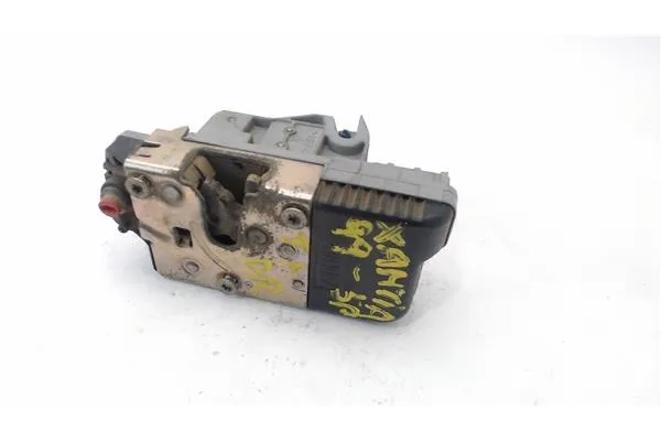 Recambio de cierre electromagnetico trasero derecho para citroen xantia berlina 2.0 hdi 109 referencia OEM IAM 913859  