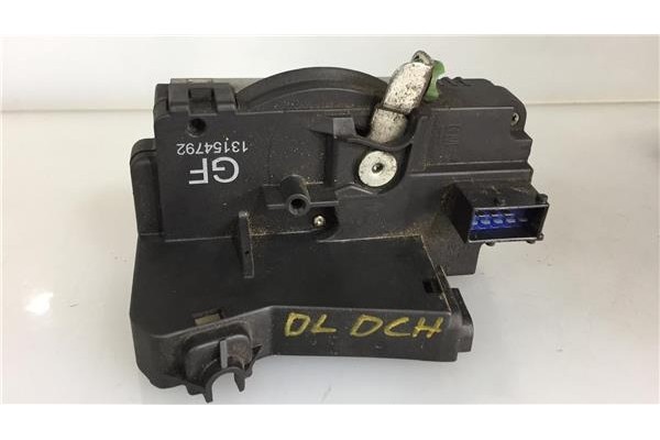 Recambio de cierre electromagnetico delantero derecho para opel meriva 1.7 cdti referencia OEM IAM 13154792GF  