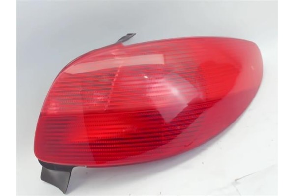 Recambio de piloto trasero izquierdo para peugeot 206 berlina referencia OEM IAM   