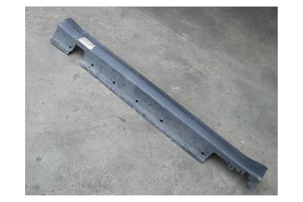 Recambio de spoiler talonera lat. izquierda para mini one 1.4 95cv referencia OEM IAM 51777147916  