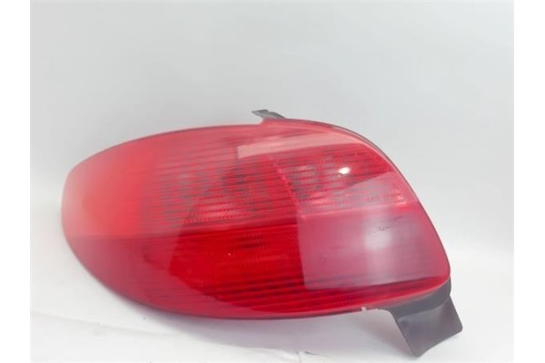 Recambio de piloto trasero izquierdo para peugeot 206 berlina referencia OEM IAM   