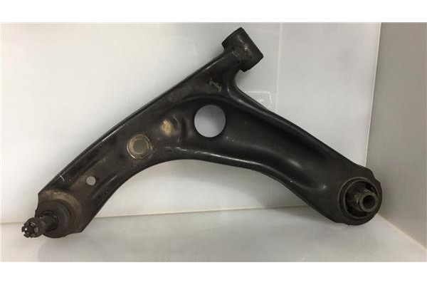 Recambio de brazo inferior delantero izquierdo para toyota aygo (kgb/wnb) 1.0 básico referencia OEM IAM 48069K0020  