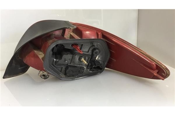 Recambio de piloto trasero izquierdo para peugeot 206 1.4 hdi eco 70 referencia OEM IAM 6350P1  